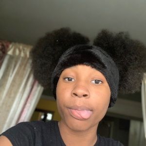 Meet your Posher, Carleigh